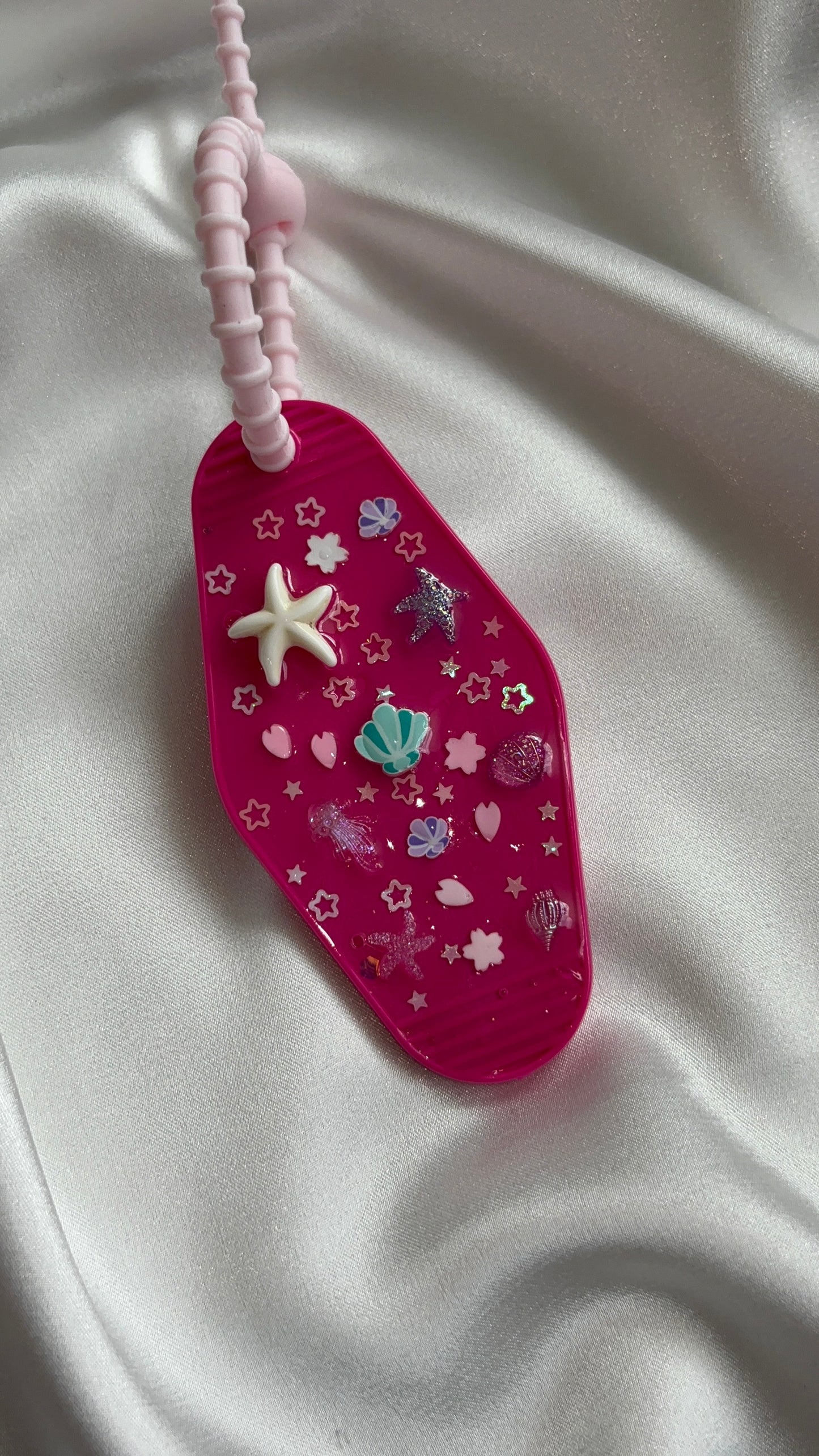 Portes-clés grigri HOT GIRLS